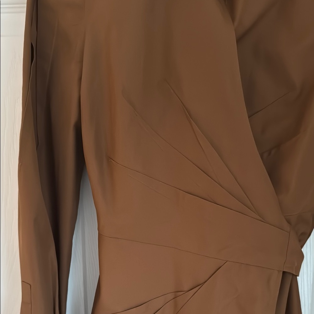 SOLD Spring 2025 MaxMara Wrap Dress - Picture 4 of 7